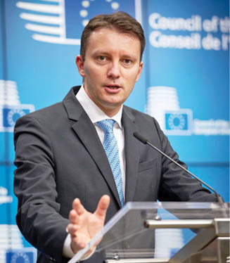 De ce spune Bursa că investiția cea mai importantă începe cu tine