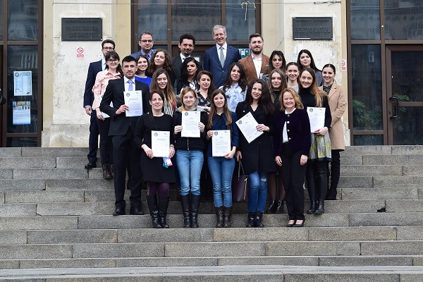 Rumänien: Beim Absolvieren der österreichischen Rechtkurse in Bukarest gewinnt eine Jusstudentin einen Studienaufenthalt an der Wirtschaftsuniversität Wien.