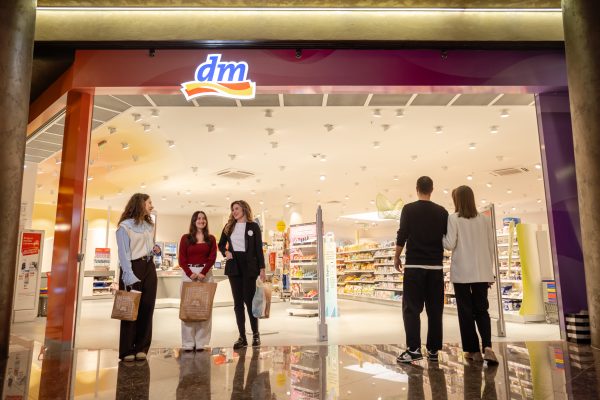 dm România raportează afaceri de peste 2,15 miliarde lei și extinde rețeaua la 167 de magazine